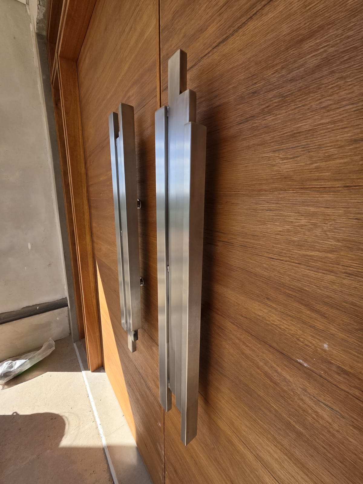 Manijas de acero inoxidable a medida para puerta principal